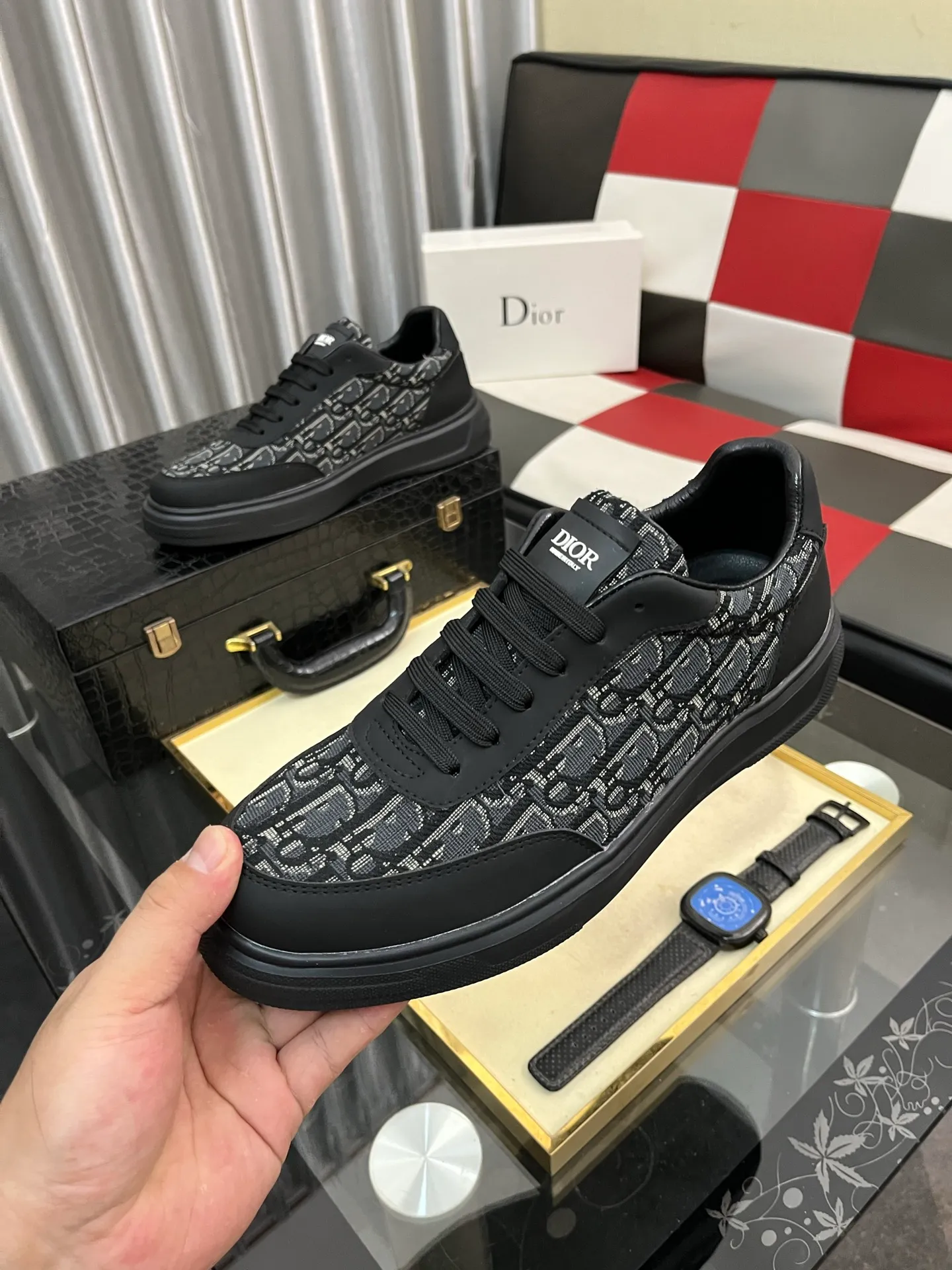 Men's shoes 💰400⌚️⌚️【Dior*DIAO】original quality.~ Unique modern style sneakers. 🏃A must-have casual shoe for trendy men😍😍 Original brand imported from Italy, imported original leather, sheep lining (refuses to discolor and grind feet) Sole: Original sole provided by the original factory, French lazy style design ⚠️Fit to the feet Original quality code number: 38-443️⃣Colors available